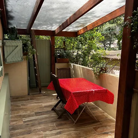 Cabanon A Sur Au Coeur De Portissol. Sanary-sur-Mer