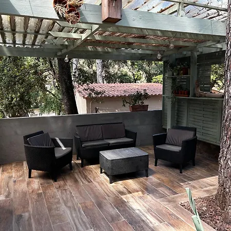 Cabanon A Sur Au Coeur De Portissol. *