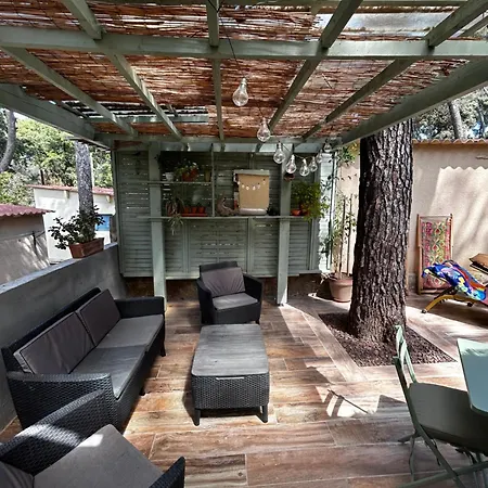 Cabanon A Sur Au Coeur De Portissol. *